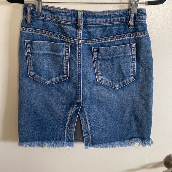 Juniors Nectar Clothing- Denim Skirt with raw hem- Size Small - Picture 3 of 8